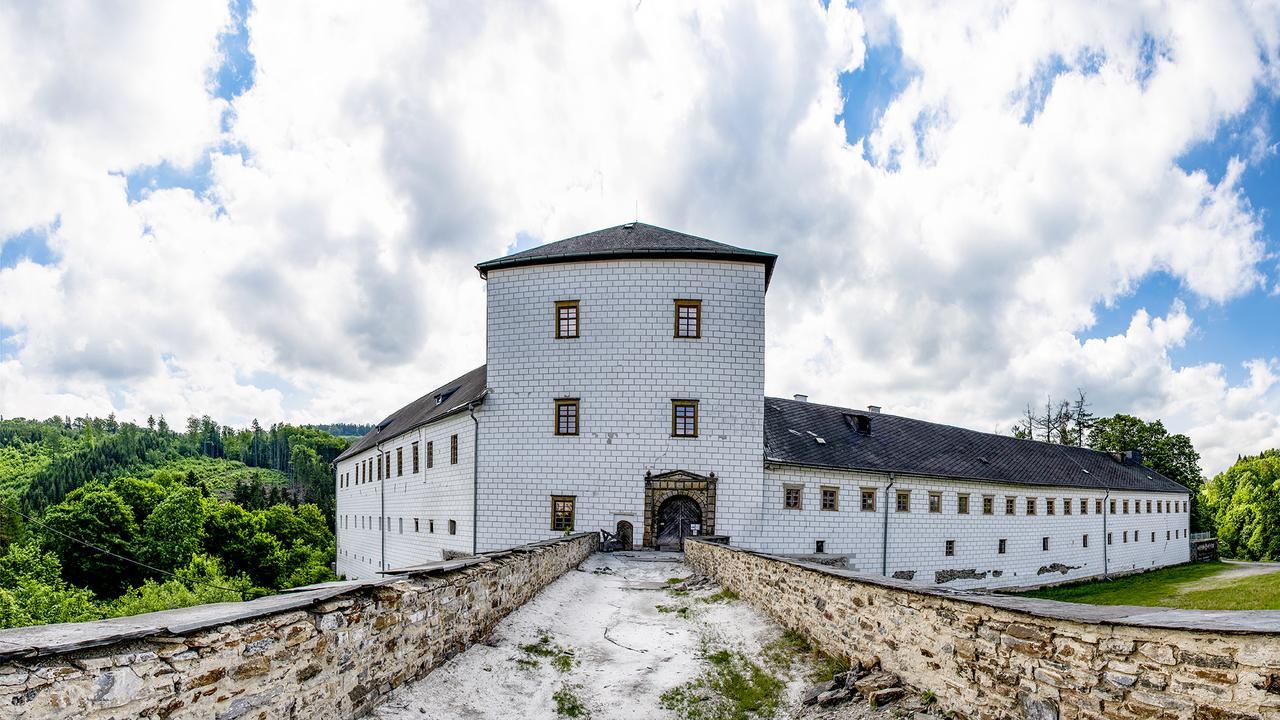 zámek Kolštejn - hotel Chateau Goldenstein Branná Exterior foto